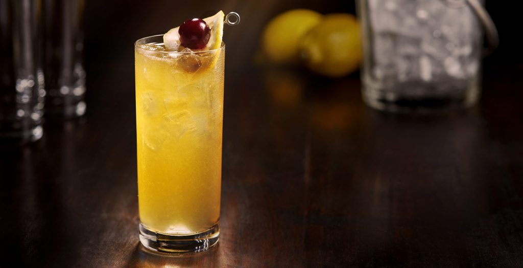 5 Classic Cocktails Every Gentleman Should Know: Tom Colins Cocktail