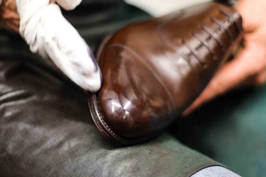 How to Polish Leather Shoes