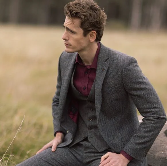 Old Money Outfits for Men: Tweed Suits