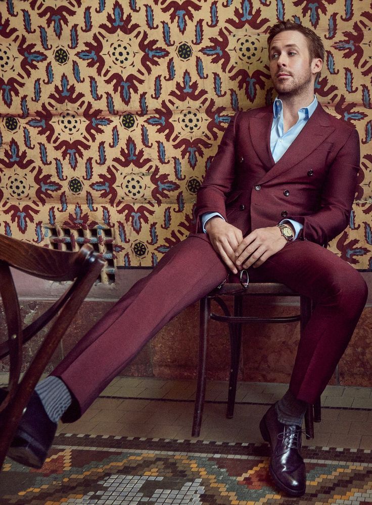 Ryan Gosling Burgundy Suit without a Tie Outfit